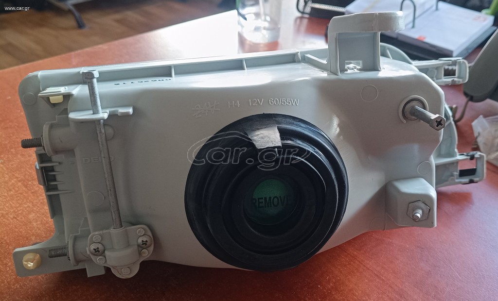 ΦΑΝΟΣ ΕΜΠΡΟΣ ΑΡΙΣΤΕΡΟΣ
