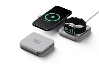 Xtorm - Foldable Wireless Travel Charger 2in1 - 15W / Electronics