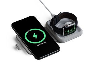 Xtorm - Foldable Wireless Travel Charger 2in1 - 15W / Electronics-thumb-3