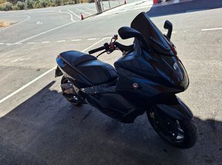 Gilera GP 800 2012-thumb-17