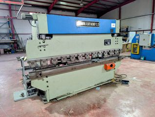 Στραντζόπρεσα στράντζα 3 μέτρα, 60 τόνοι, σε καλή λειτουργική κατάσταση.