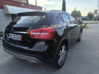 Mercedes-Benz GLA 180 2016-thumb-6