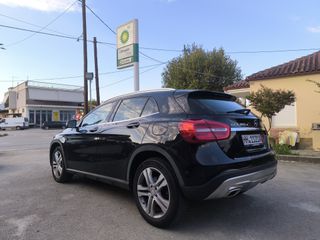 Mercedes-Benz GLA 180 2016-thumb-5