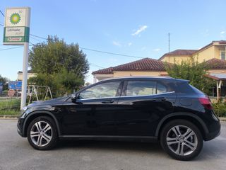 Mercedes-Benz GLA 180 2016