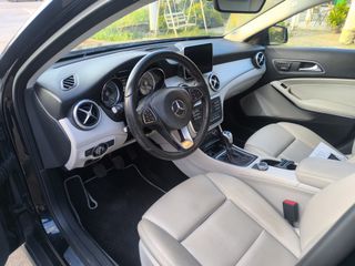 Mercedes-Benz GLA 180 2016-thumb-14