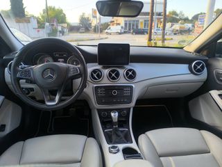 Mercedes-Benz GLA 180 2016-thumb-16