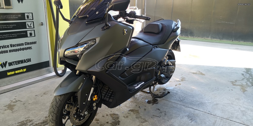 Yamaha TMAX 560 2025