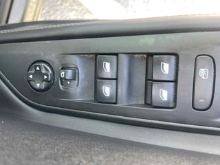 Peugeot 3008 2019 1.2 PURETECH 130 ALLURE-thumb-12