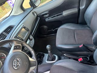 Toyota Yaris 2014-thumb-14