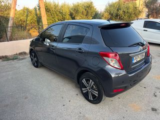 Toyota Yaris 2014-thumb-4