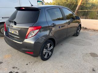 Toyota Yaris 2014-thumb-17