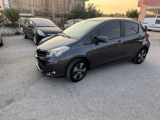 Toyota Yaris 2014-thumb-6