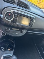 Toyota Yaris 2014-thumb-12