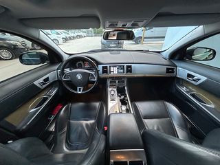 Jaguar XF 2014 S-sport 3.0 V6-thumb-8