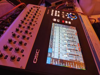 Qsc touchmix 30 pro-thumb-1