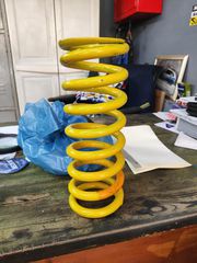 OHLINS ΕΛΑΤΗΡΙΑ  (2 ΤΕΜΑΧΙΑ)  63Ν/mm-360Lbs. ΥΨΟΣ 24cm,Κατάλληλο για αρκετά αυτοκίνητα.