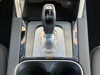 Land Rover Discovery Sport 2023 1.5 PHEV R-Dynamic S-thumb-14
