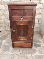Σπάνια Αντίκα Ξύλινη Παγωνιέρα (Ice Box) Ελληνικής Κατασκευής 1920–1940