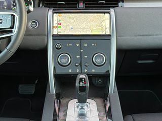 Land Rover Discovery Sport 2023 P300e SE-thumb-13