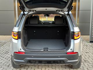 Land Rover Discovery Sport 2023 P300e SE-thumb-16