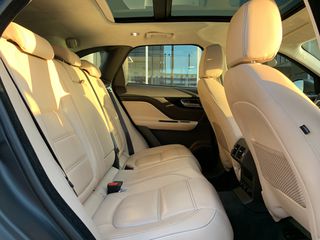 Jaguar F-Pace 2019 PRESTIGE P250-thumb-10