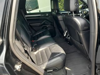 Porsche Cayenne 2016 <DANOS CARS>-thumb-12