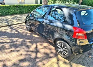 Toyota Yaris '06-thumb-3