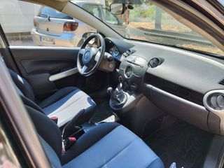 Mazda 2 2008-thumb-3