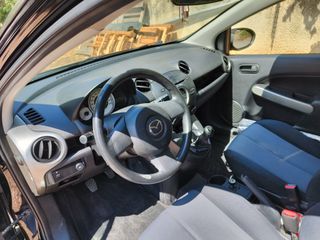 Mazda 2 2008-thumb-4