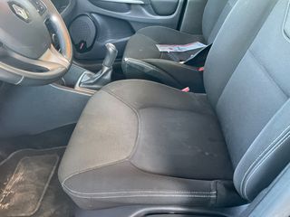 Renault Clio 2016 1.5 DCI DIESEL-thumb-17