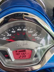 Vespa GTS 300 2017 Super-thumb-4