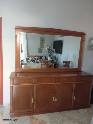 Μπουφές με καθρεπτη