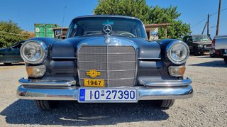 Mercedes-Benz 230 1967-thumb-4