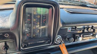 Mercedes-Benz 230 1967-thumb-14