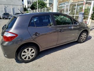 Toyota Auris 2010