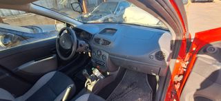 RENAULT	CLIO	2009-thumb-6