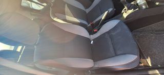 RENAULT	CLIO	2009-thumb-8