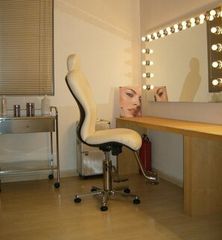 πολυθρόνα αισθητικής μακιγιάζ karisma Italy salon