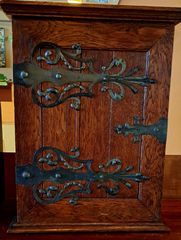 Μικρό κρεμαστο ντουλαπάκι