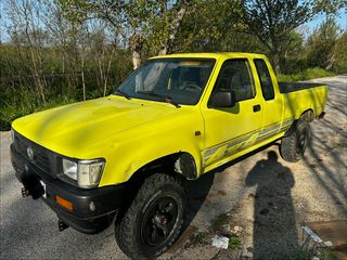 Toyota Hilux 1995 TARO