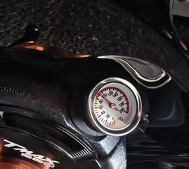 Τάπα λαδιού με θερμόμετρο για Yamaha Tmax 560 και 530