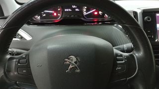 Peugeot 2008 2017 1.6 Blue-HDi Style-thumb-9