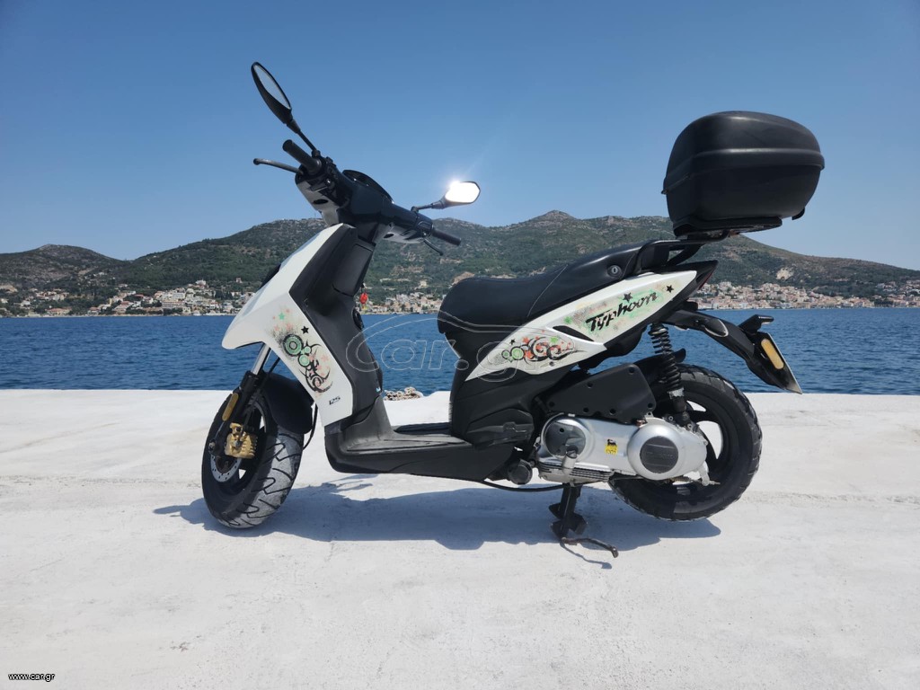 Piaggio Typhoon 125 X 2011 TYPHOON 125 4T