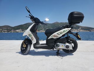 Piaggio Typhoon 125 X 2011 TYPHOON 125 4T