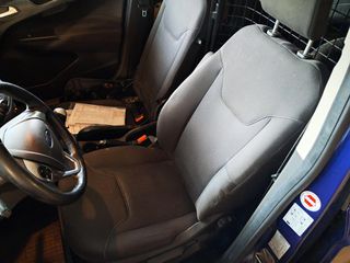Ford Transit Courier 2016-thumb-9