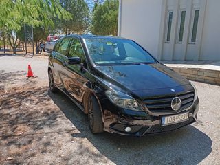 Mercedes-Benz B 180 2013