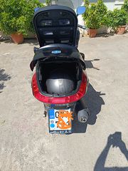 Piaggio XEvo 250 2016-thumb-8