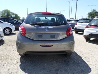 Peugeot 208 2015-thumb-4
