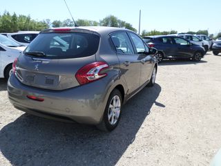 Peugeot 208 2015-thumb-5