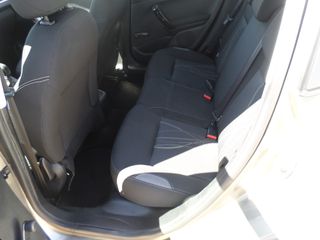 Peugeot 208 2015-thumb-9